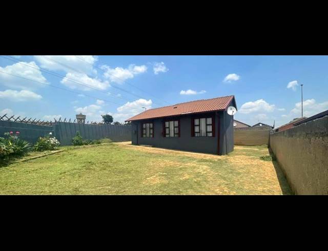 3 BEDROOM HOUSE FOR SALE IN JABULANI